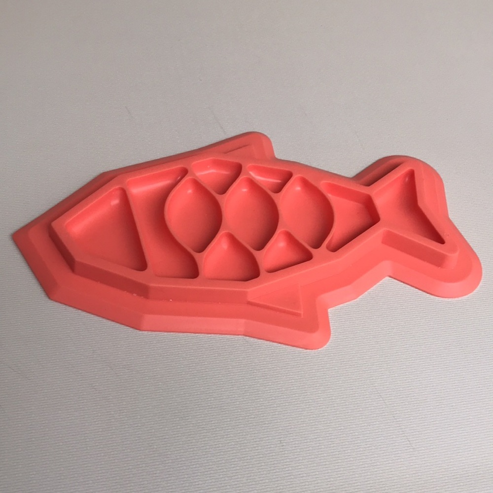 Slow feed dish for cats